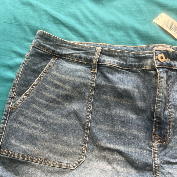 Torrid 28 Vintage Stretch High-Rise 3.5 inch Shorts NWT - Picture 5 of 12